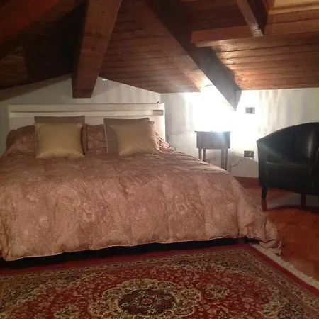 Alexander Apartment *